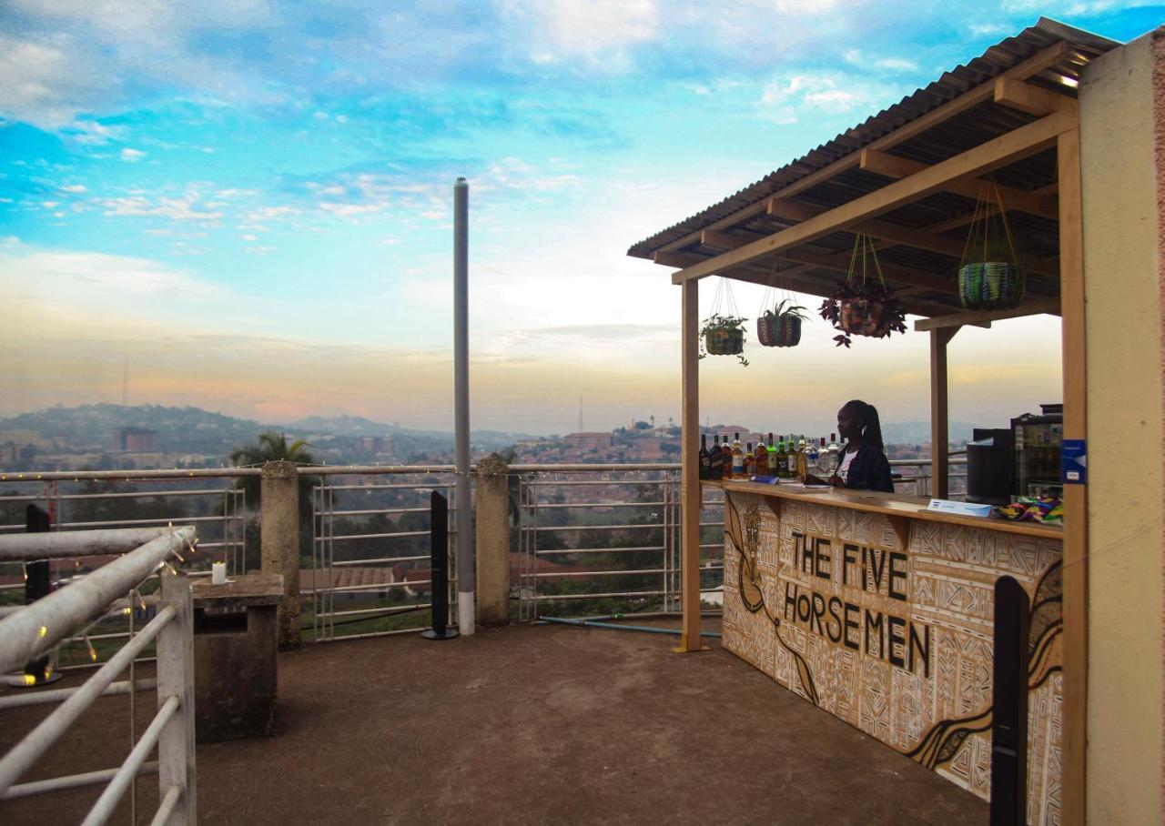 The Five Horsemen Hostel Kampala Exterior photo