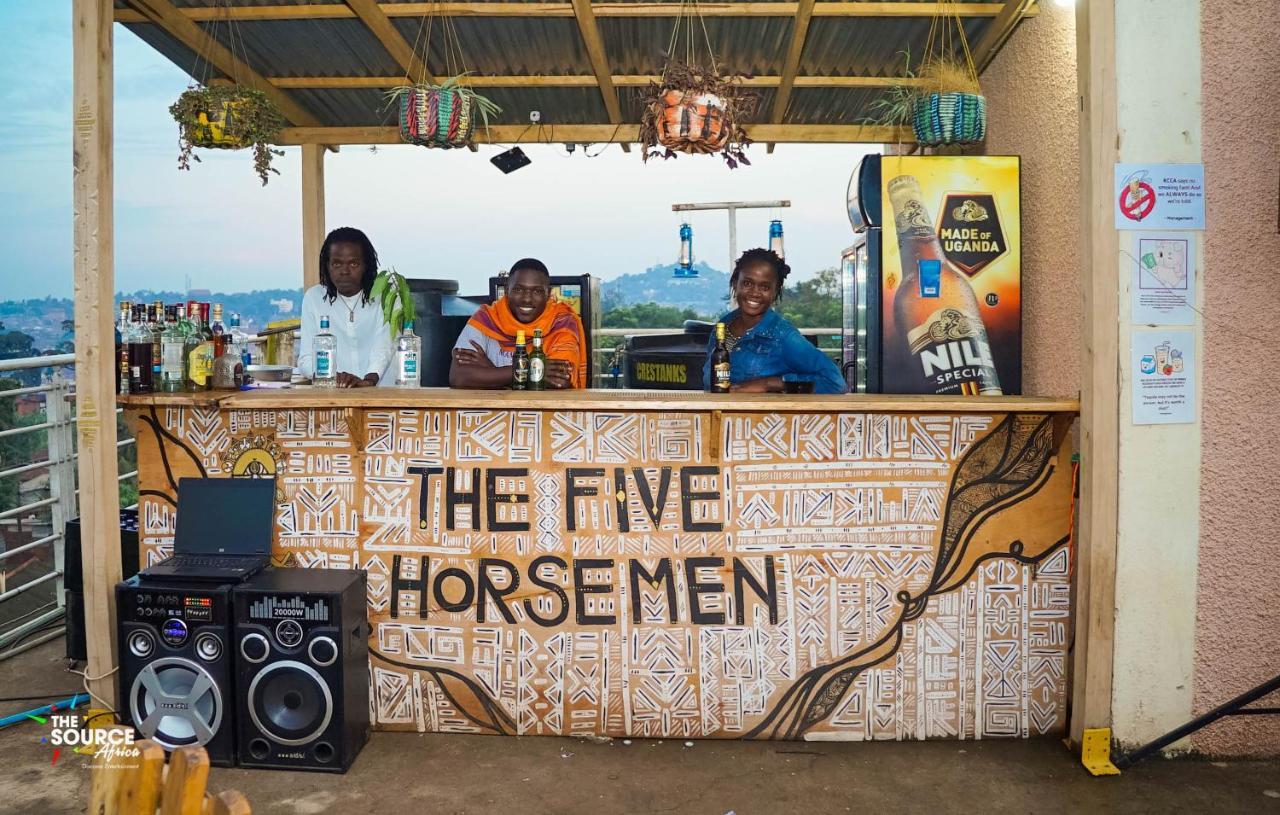 The Five Horsemen Hostel Kampala Exterior photo